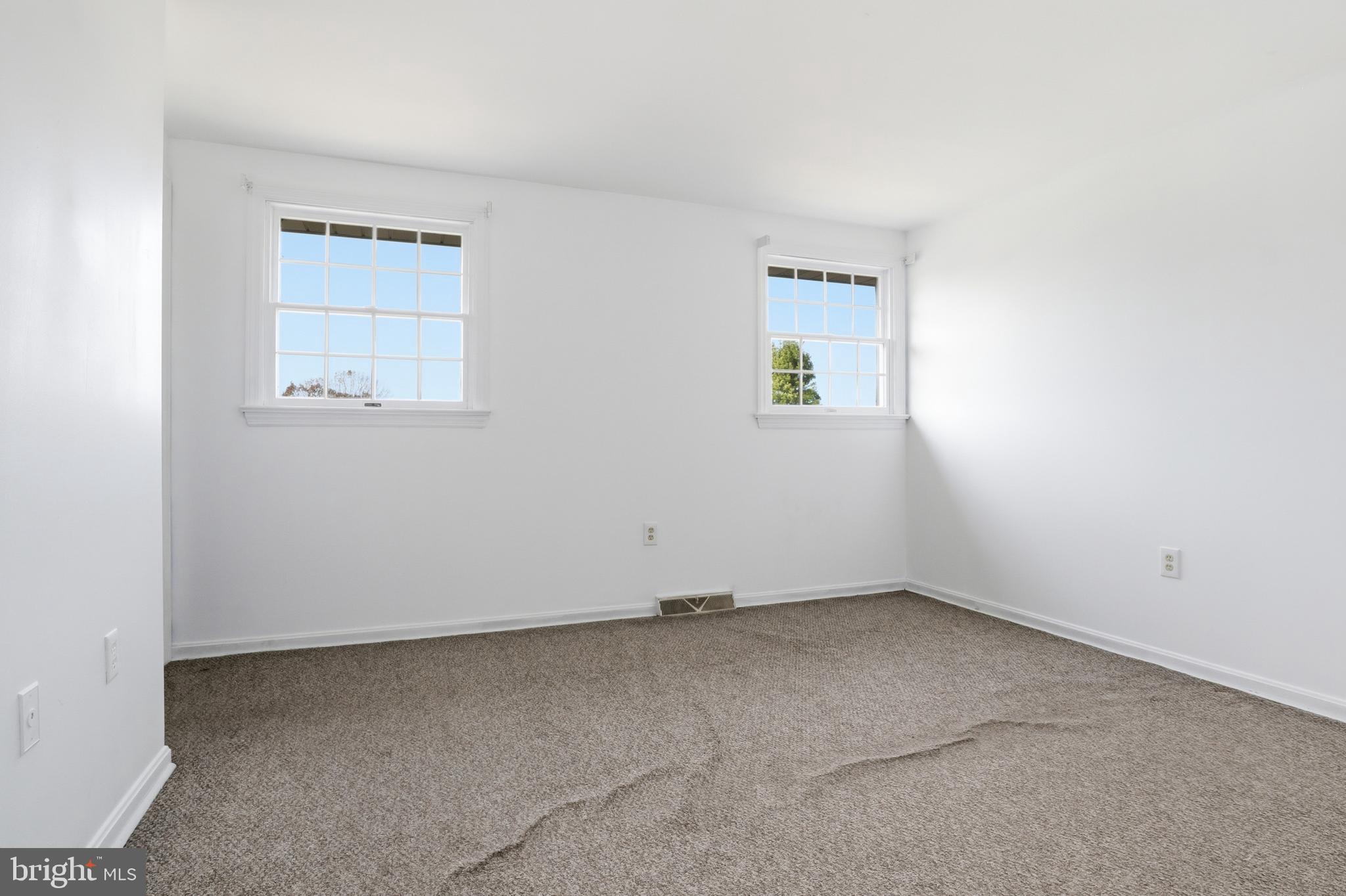 647 Candlewyck Road Lancaster, PA 17601 - Photo 22 of 59 an empty room with a window