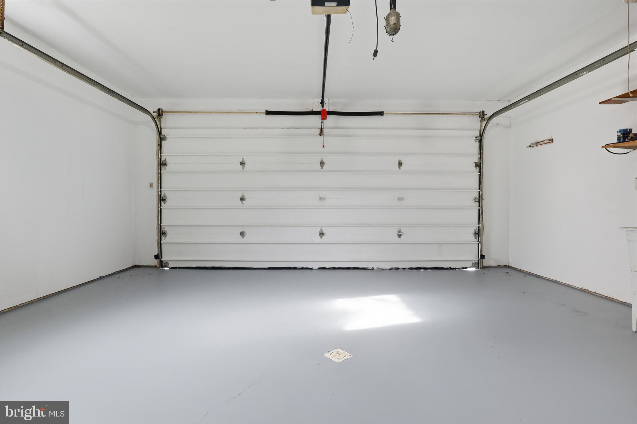 647 Candlewyck Road Lancaster, PA 17601 - Photo 37 of 59 a view of an empty room with cabinet