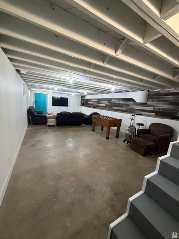 287 100 North Orem, UT 84057 - Photo 8 of 18 Garage featuring baseboards