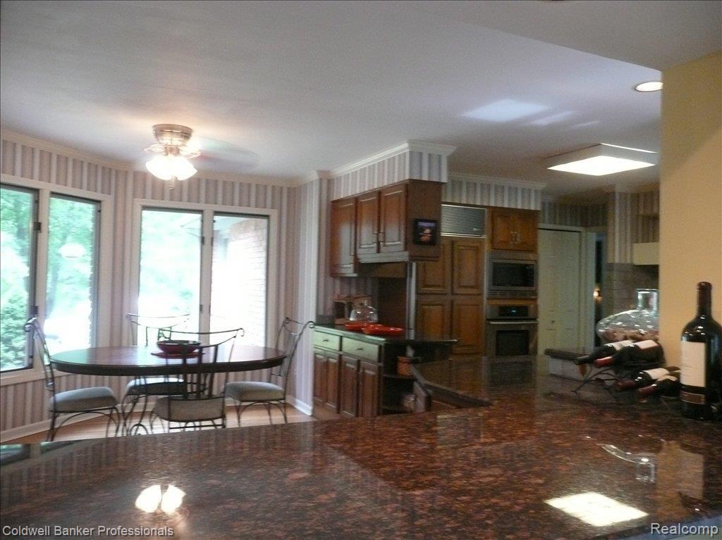 8225 Woodview Road Clarkston, MI 48348 - Photo 7 of 24 kitchen view