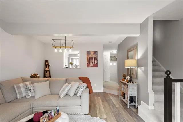 $250,000 | 193 Old Village Lane, Bethel Park, PA 15102