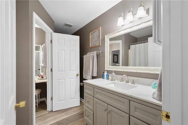 $250,000 | 193 Old Village Lane, Bethel Park, PA 15102