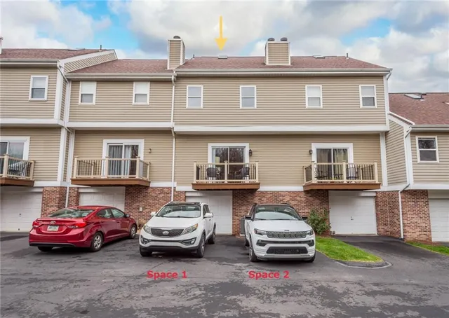 $250,000 | 193 Old Village Lane, Bethel Park, PA 15102