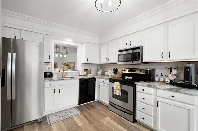 $250,000 | 193 Old Village Lane, Bethel Park, PA 15102