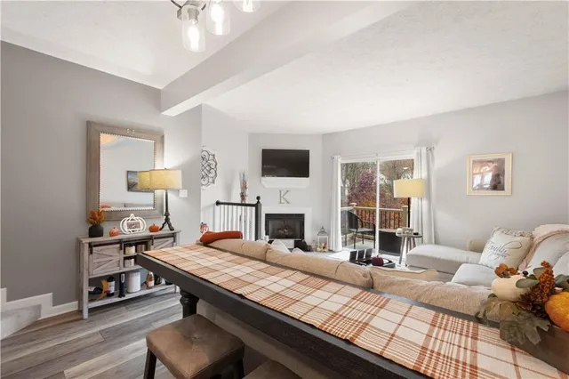 $250,000 | 193 Old Village Lane, Bethel Park, PA 15102