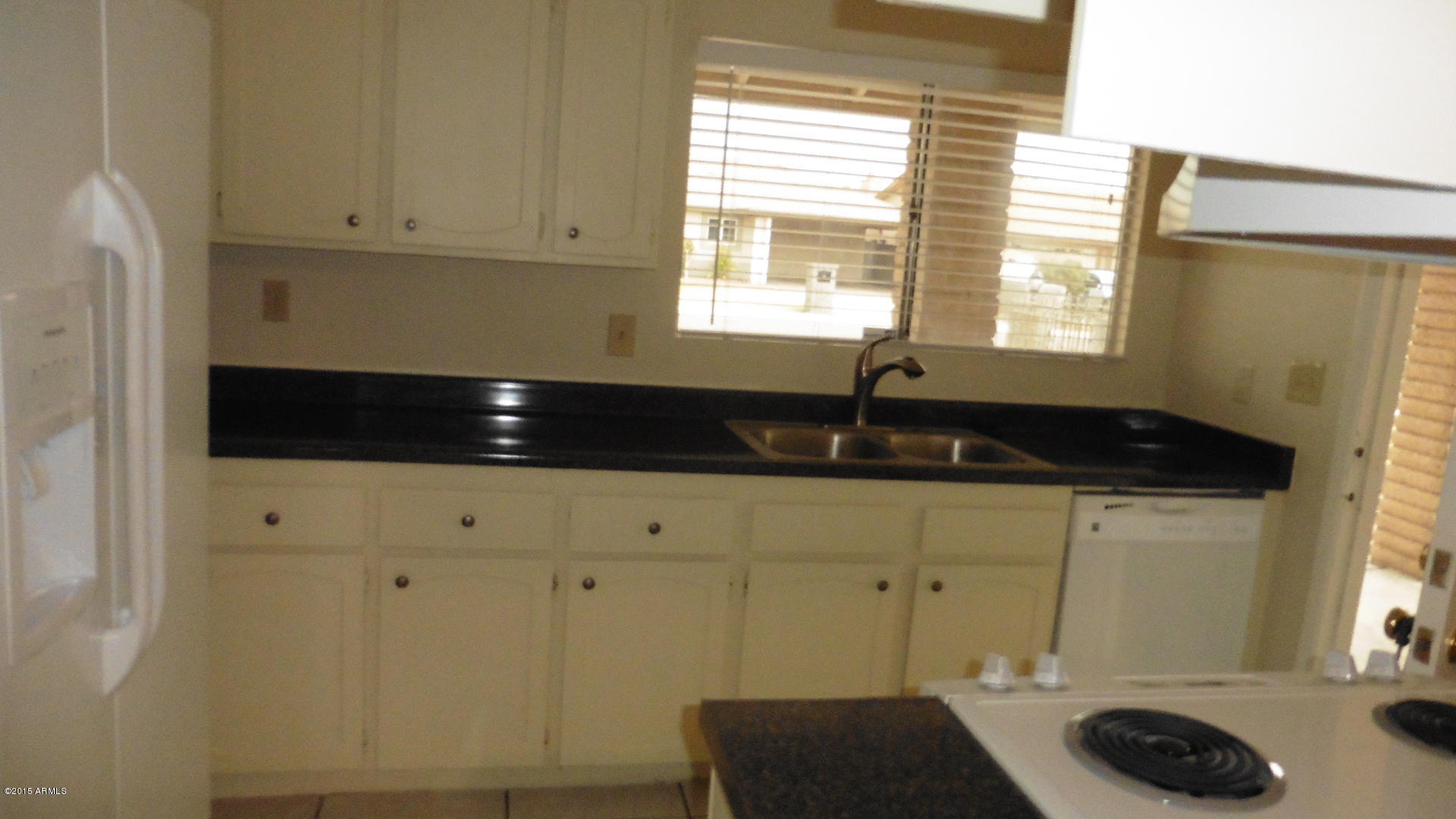 4105 East Apollo Road Phoenix, AZ 85042 - Photo 3 of 17 colfin 4105 20