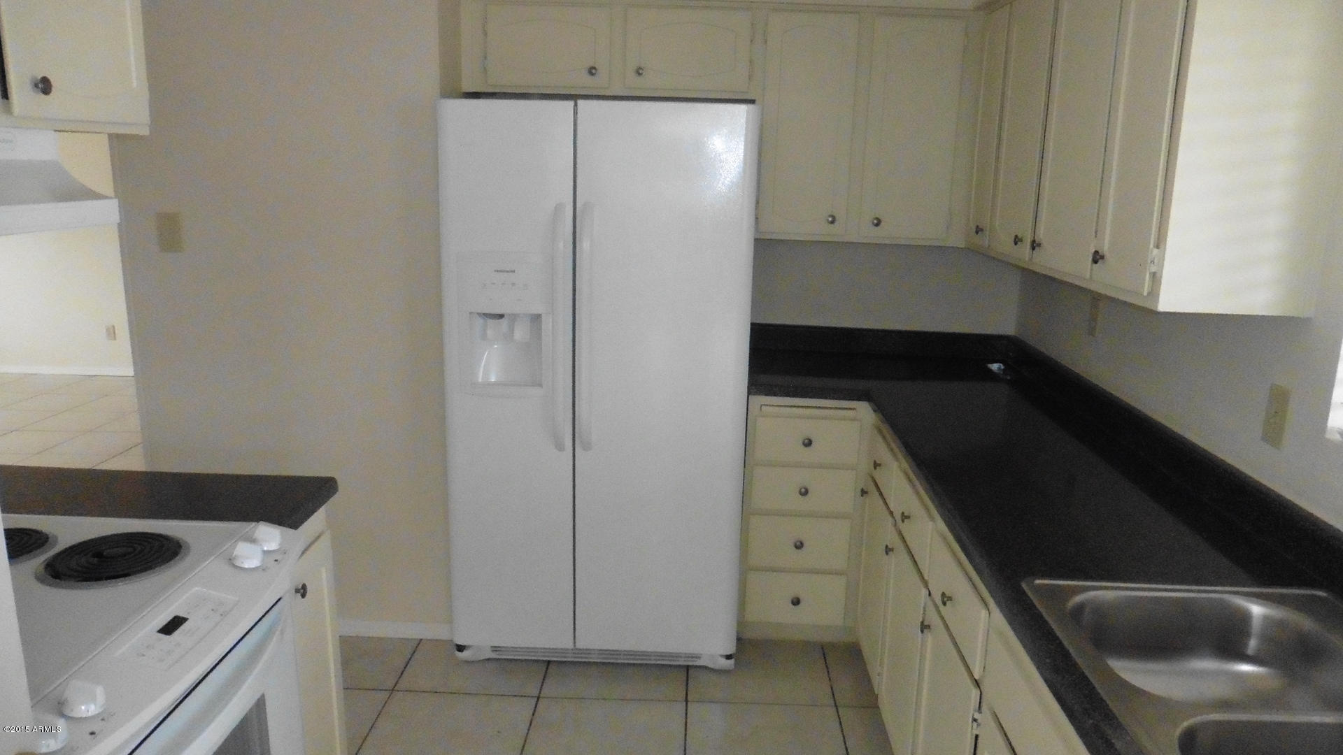 4105 East Apollo Road Phoenix, AZ 85042 - Photo 4 of 17 colfin 4105 04