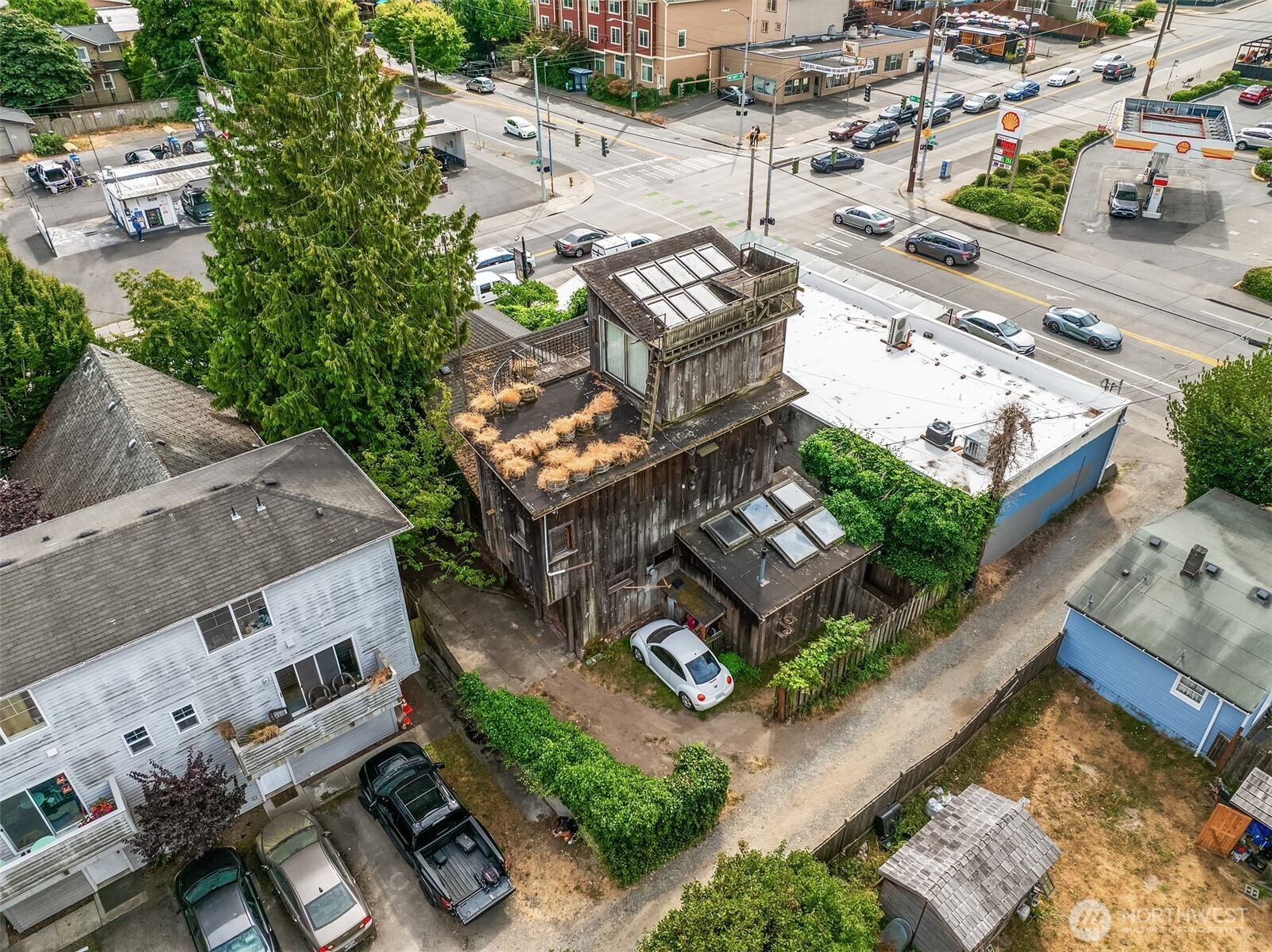 652 Northwest 85th Street Seattle, WA 98117 - Photo 12 of 17