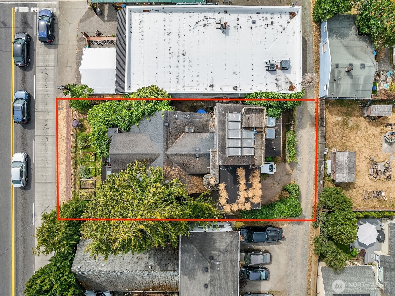 652 Northwest 85th Street Seattle, WA 98117 - Photo 2 of 17