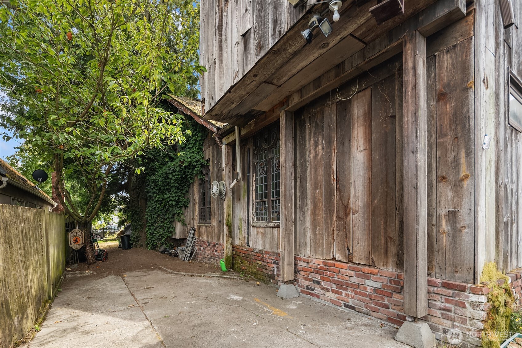 652 Northwest 85th Street Seattle, WA 98117 - Photo 8 of 17