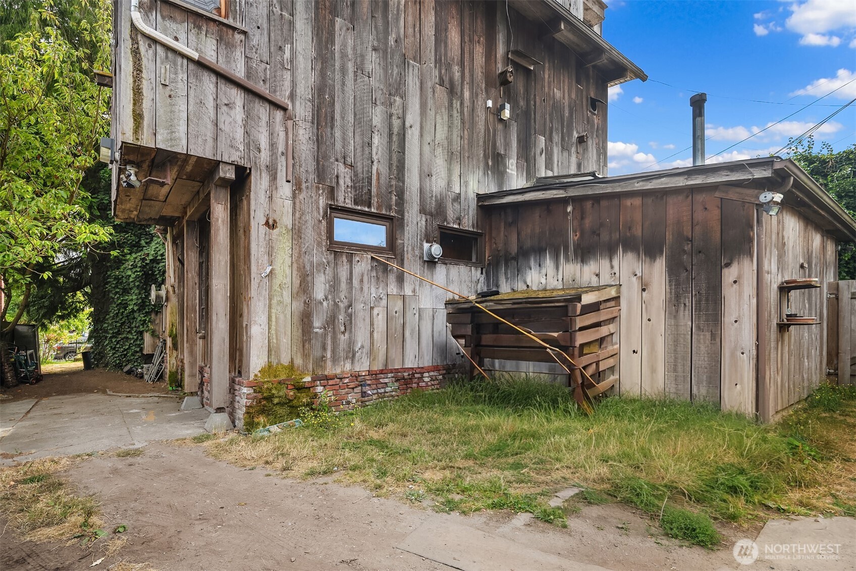 652 Northwest 85th Street Seattle, WA 98117 - Photo 10 of 17