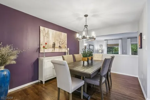 $599,000 | 12 Louisburg Square, Verona, NJ 07044