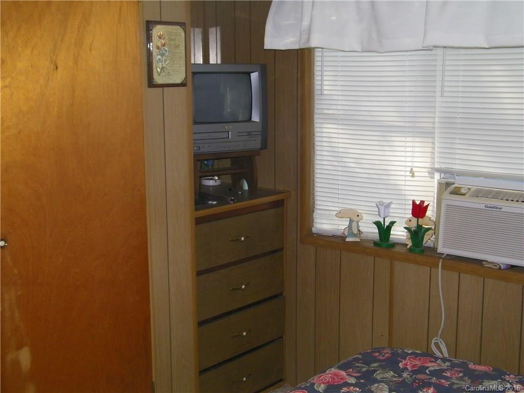 116 Summer Rest Lake Lure, NC 28746 - Photo 11 of 19 Gallery Image 11