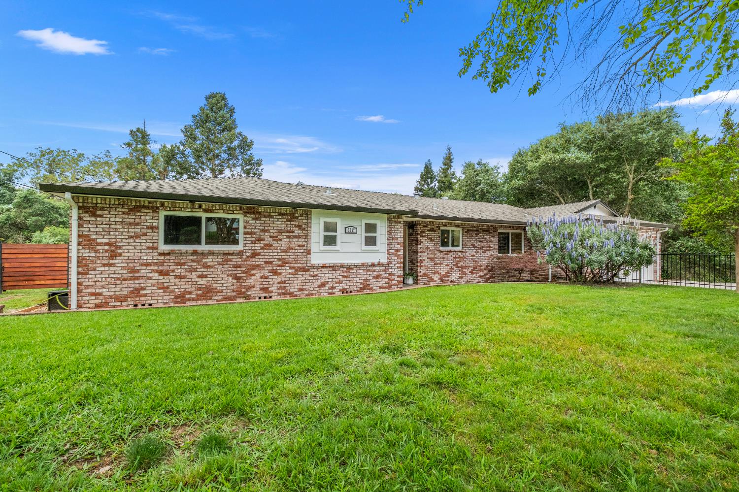3517 Bajamont Way Carmichael, CA 95608 - Photo 6 of 69