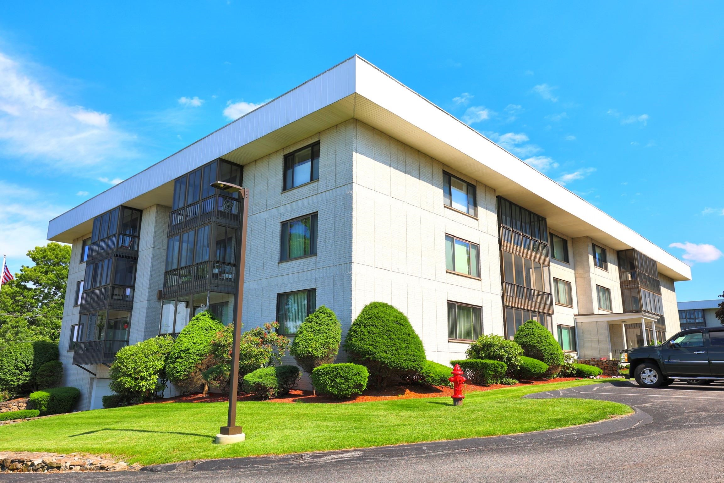 33 Spit Brook Road, Unit 23 Nashua, NH 03060 - Photo 1 of 23