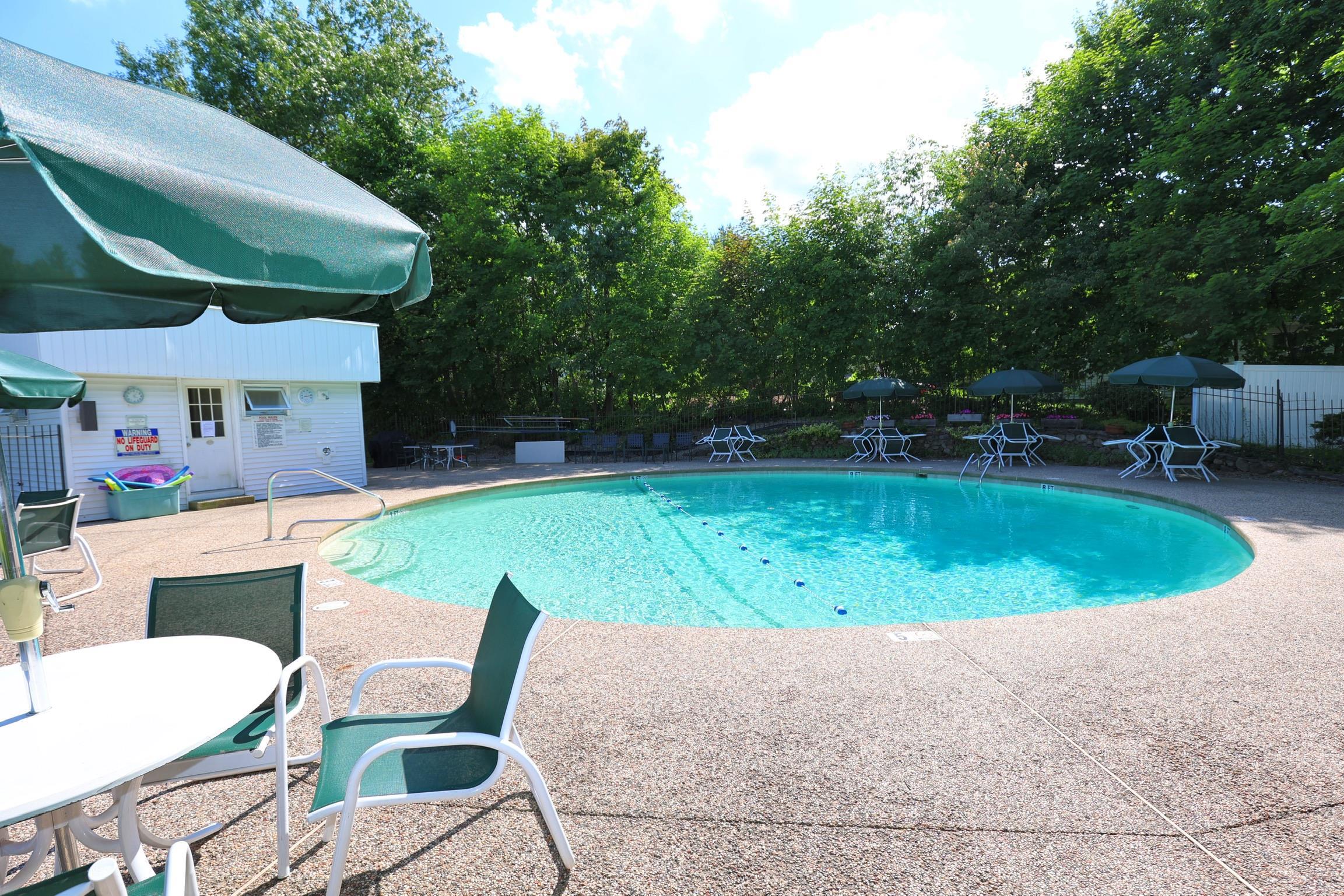 33 Spit Brook Road, Unit 23 Nashua, NH 03060 - Photo 14 of 23