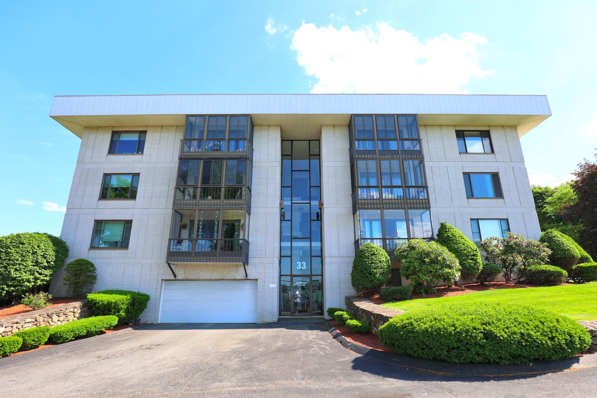 33 Spit Brook Road, Unit 23 Nashua, NH 03060 - Photo 2 of 23