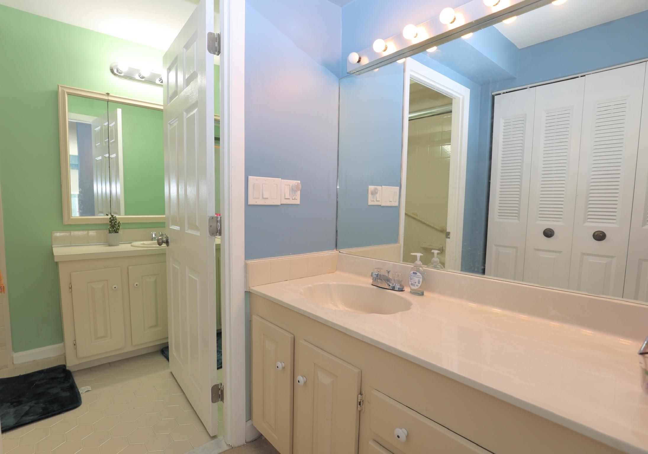 33 Spit Brook Road, Unit 23 Nashua, NH 03060 - Photo 6 of 23