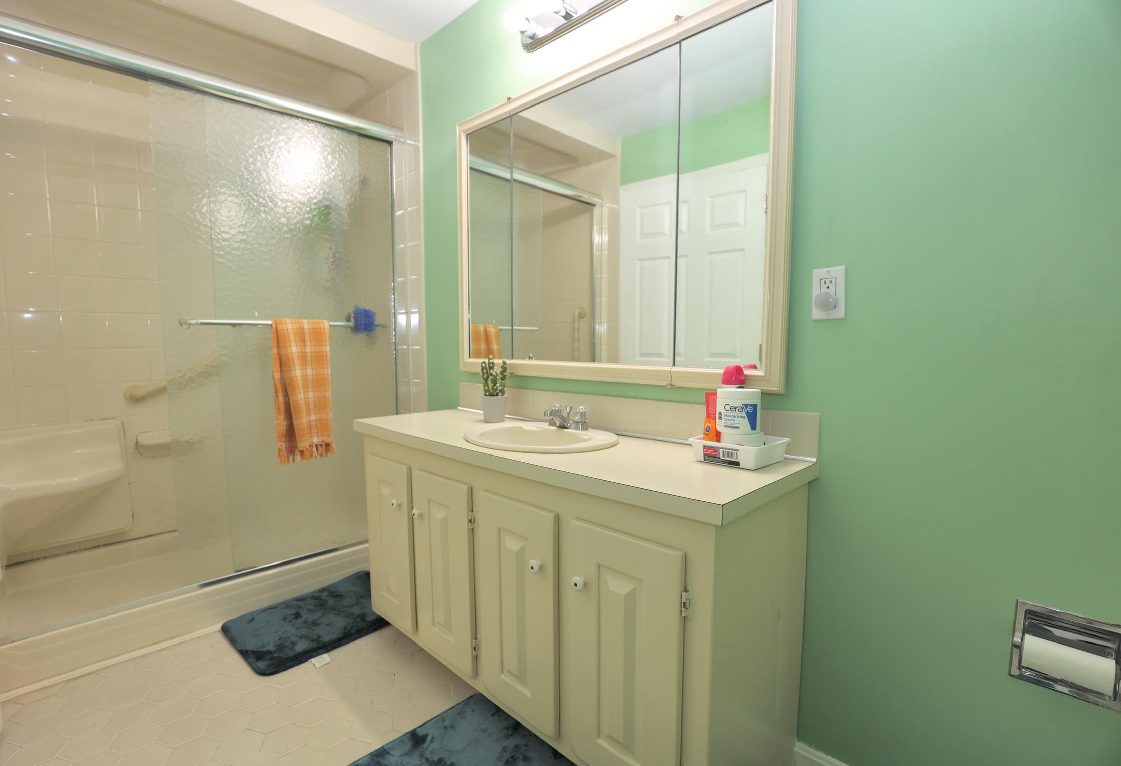 33 Spit Brook Road, Unit 23 Nashua, NH 03060 - Photo 8 of 23