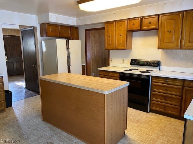3523 Fenley Road Cleveland, OH 44121 - Photo 9 of 30 Kitchen