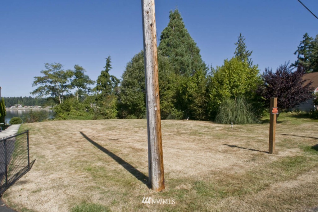 7735 Cooper Point Road Northwest Olympia, WA 98502 - Photo 5 of 9 Gallery Image 5