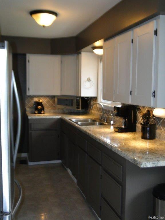 875 North Wilder Road Lapeer, MI 48446 - Photo 9 of 29 Kitchen