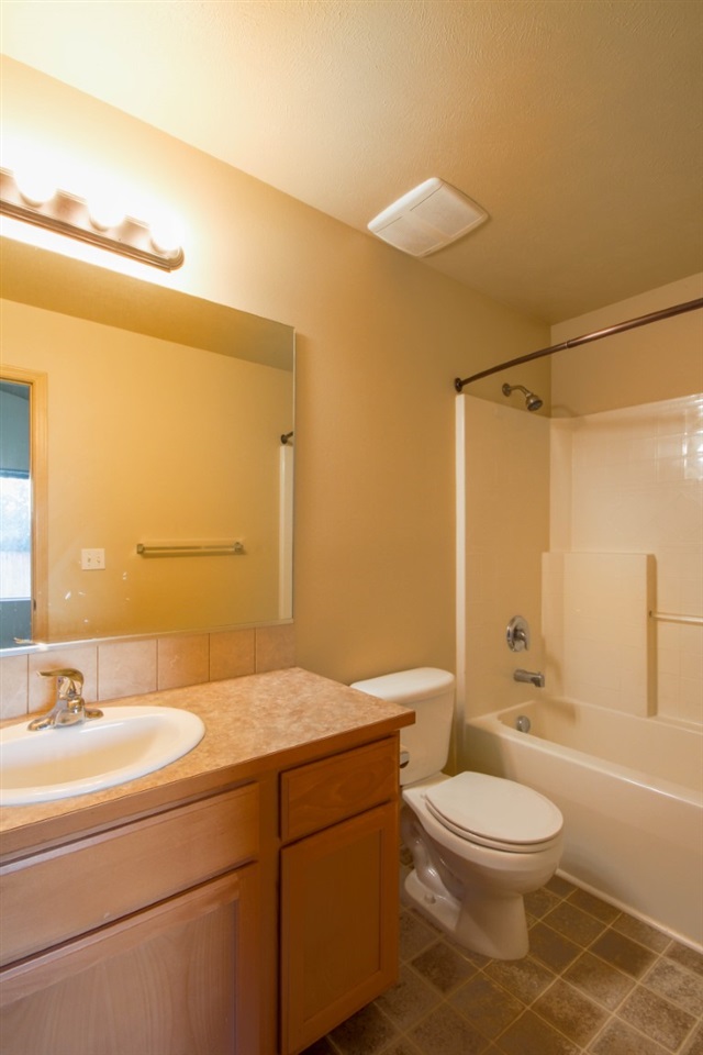 121 North Mayhew Road, Unit 123 Spokane Valley, WA 99216 - Photo 13 of 17 Gallery Image 13