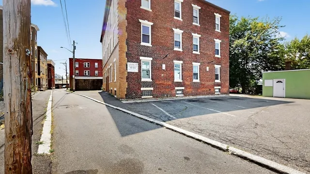 $2,850 | 10 Porter Street, Unit 1, Salem, MA 01970