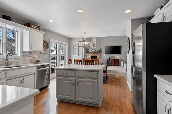 $609,900 | 654 West Rock River Circle, De Pere, WI 54115