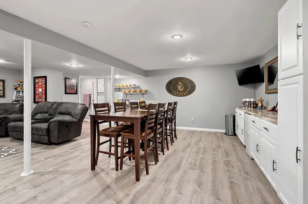 $609,900 | 654 West Rock River Circle, De Pere, WI 54115