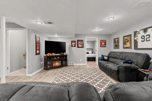 $609,900 | 654 West Rock River Circle, De Pere, WI 54115