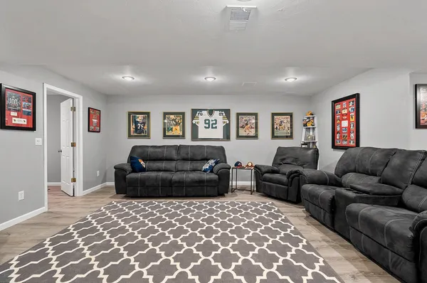 $609,900 | 654 West Rock River Circle, De Pere, WI 54115