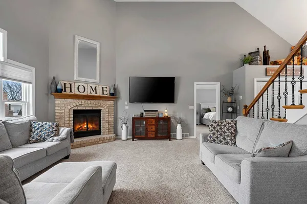 $609,900 | 654 West Rock River Circle, De Pere, WI 54115