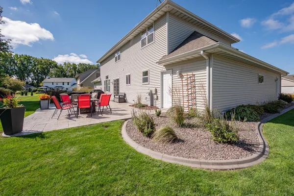 $609,900 | 654 West Rock River Circle, De Pere, WI 54115