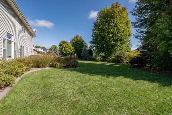 $609,900 | 654 West Rock River Circle, De Pere, WI 54115