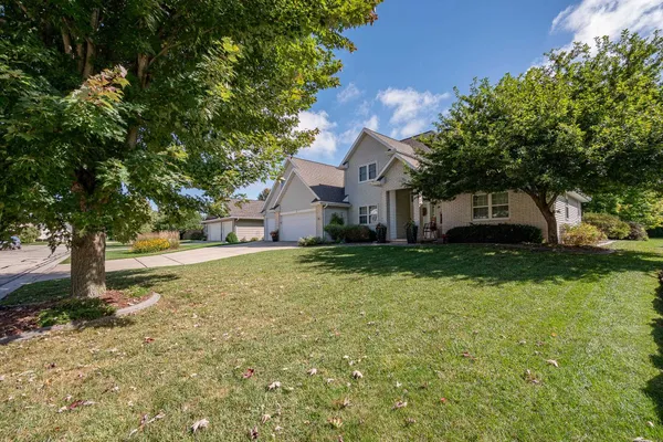 $609,900 | 654 West Rock River Circle, De Pere, WI 54115