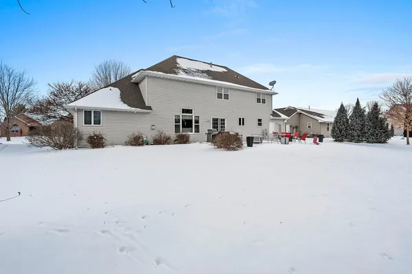 $609,900 | 654 West Rock River Circle, De Pere, WI 54115