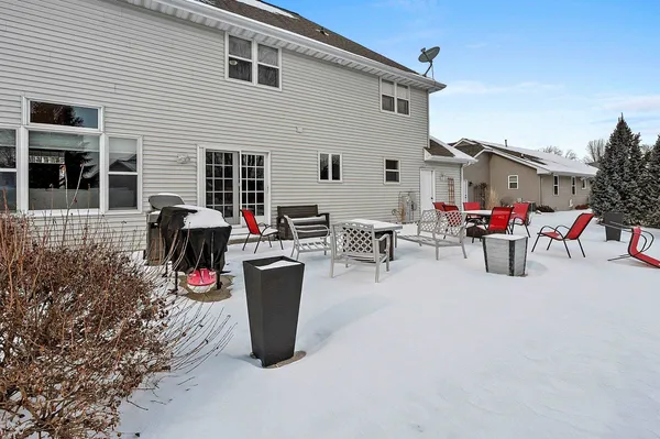 $609,900 | 654 West Rock River Circle, De Pere, WI 54115