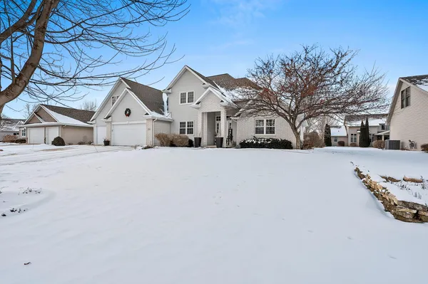 $609,900 | 654 West Rock River Circle, De Pere, WI 54115