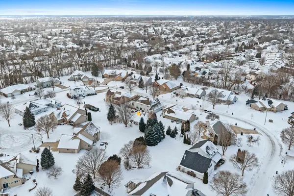 $609,900 | 654 West Rock River Circle, De Pere, WI 54115