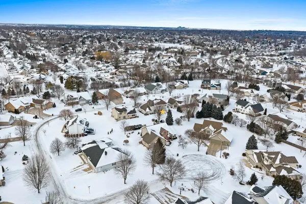 $609,900 | 654 West Rock River Circle, De Pere, WI 54115