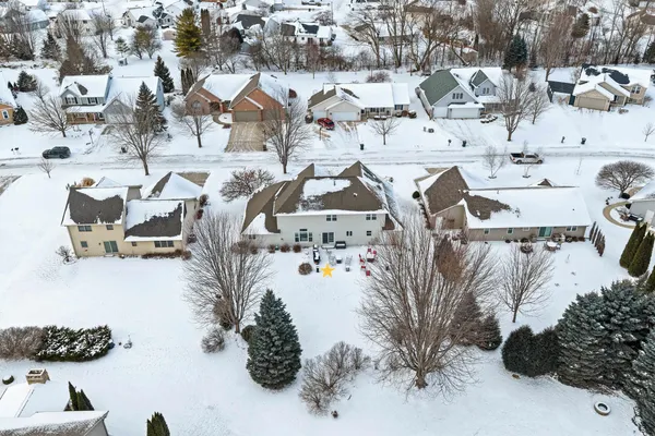 $609,900 | 654 West Rock River Circle, De Pere, WI 54115
