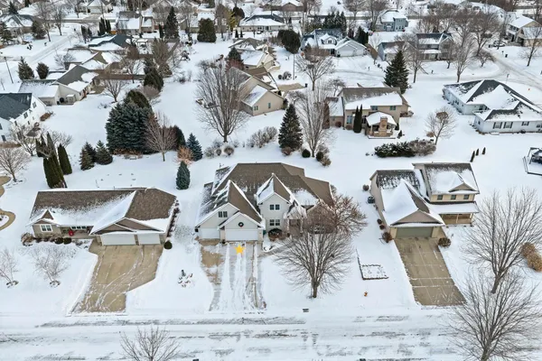 $609,900 | 654 West Rock River Circle, De Pere, WI 54115