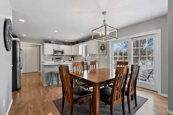 $609,900 | 654 West Rock River Circle, De Pere, WI 54115