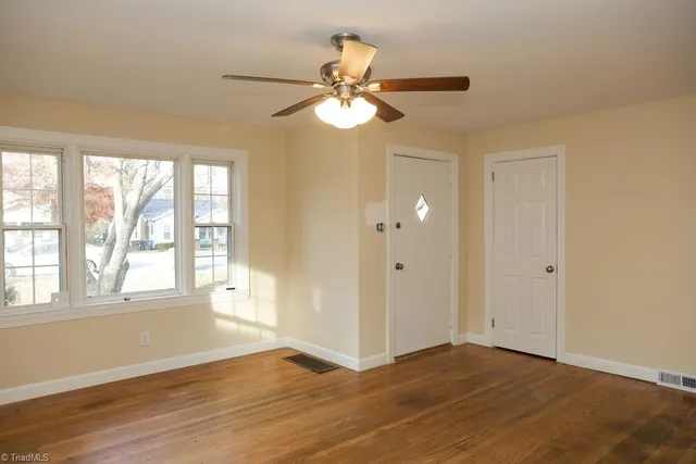 $1,595 | 2007 Walker Avenue, Greensboro, NC 27403