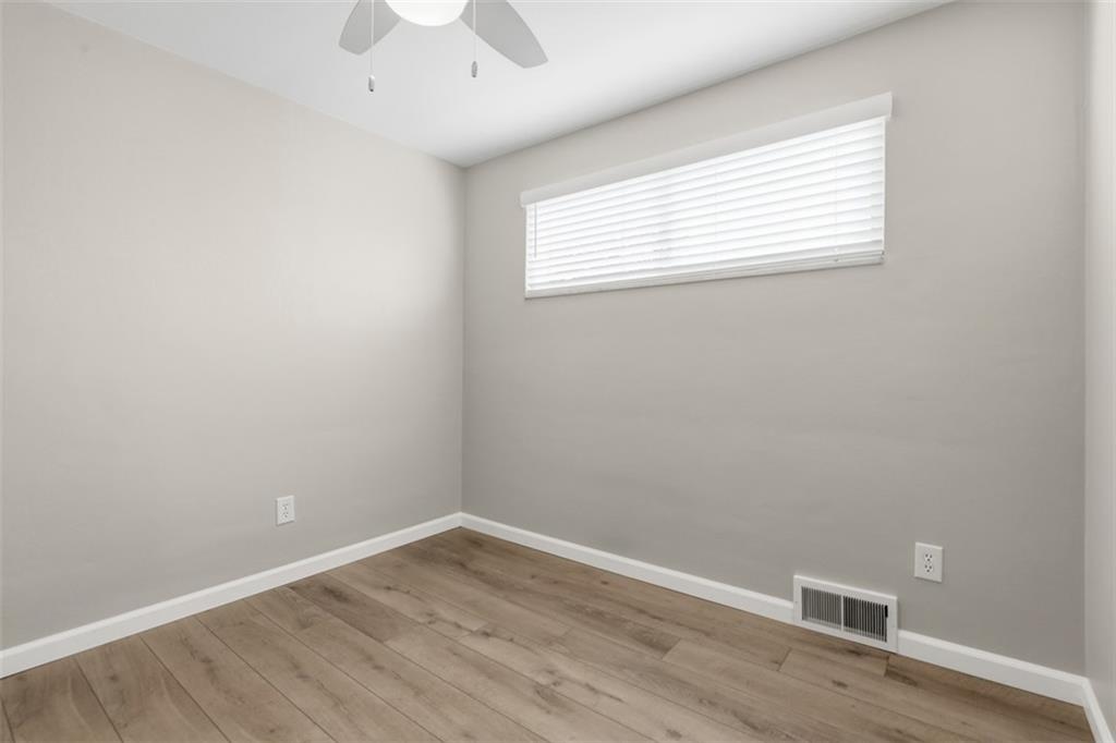 5229 Meadowcrest Road Pittsburgh, PA 15236 - Photo 13 of 35