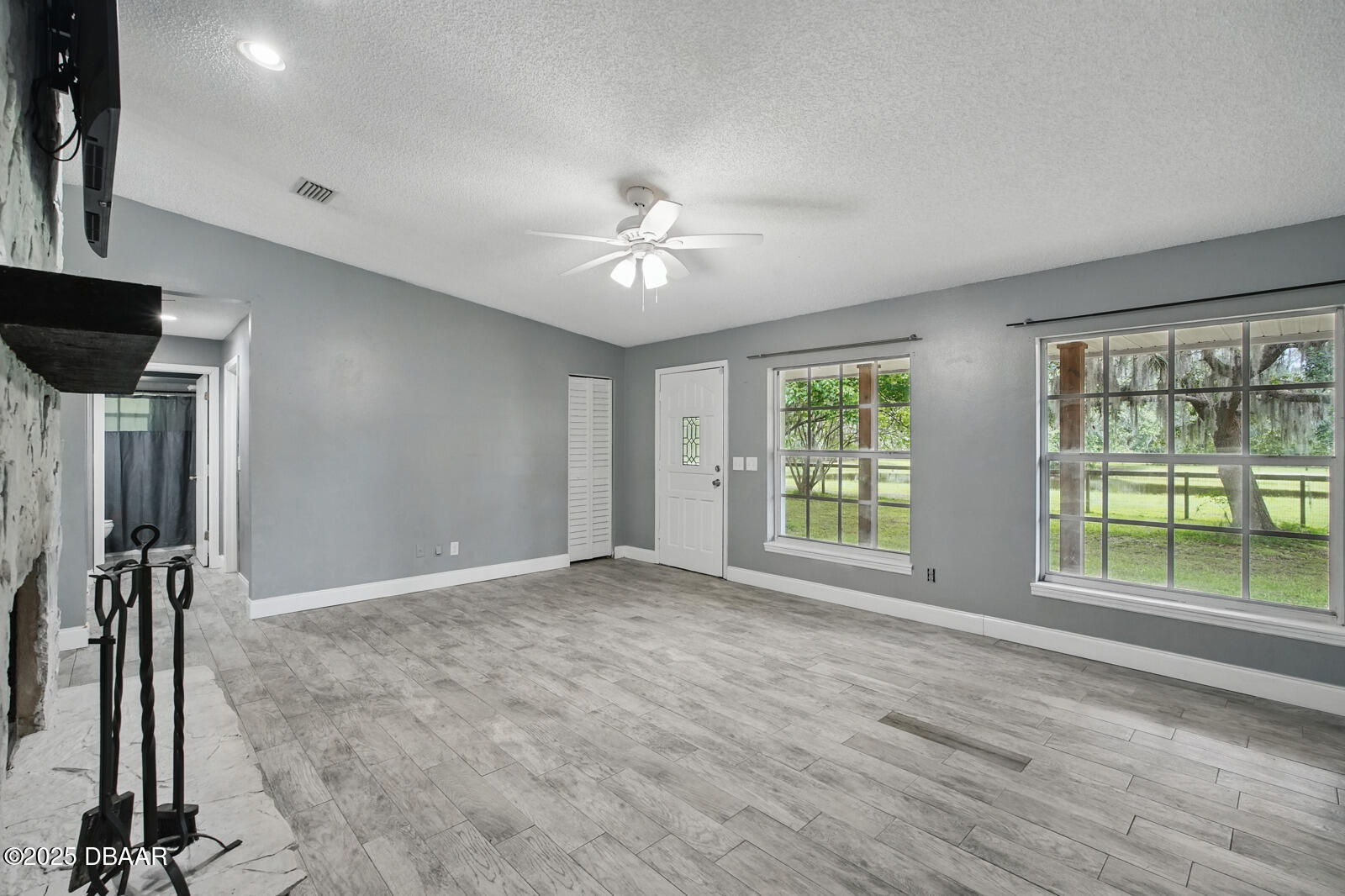 2950 Ragis Road Edgewater, FL 32132 - Photo 8 of 48 Living Room
