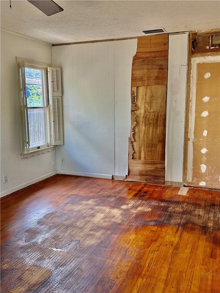 4010 Lowman Street Corpus Christi, TX 78411 - Photo 23 of 33 LIVING ROOM