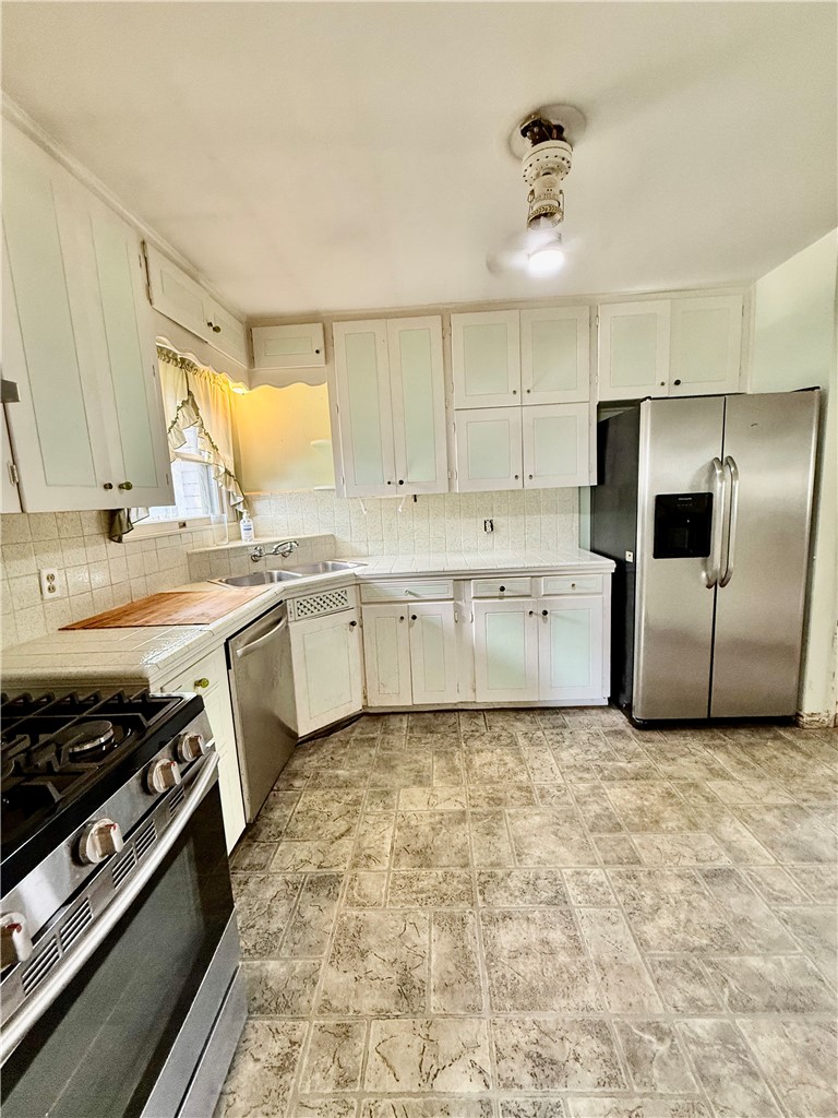 4010 Lowman Street Corpus Christi, TX 78411 - Photo 26 of 33 KITCHEN