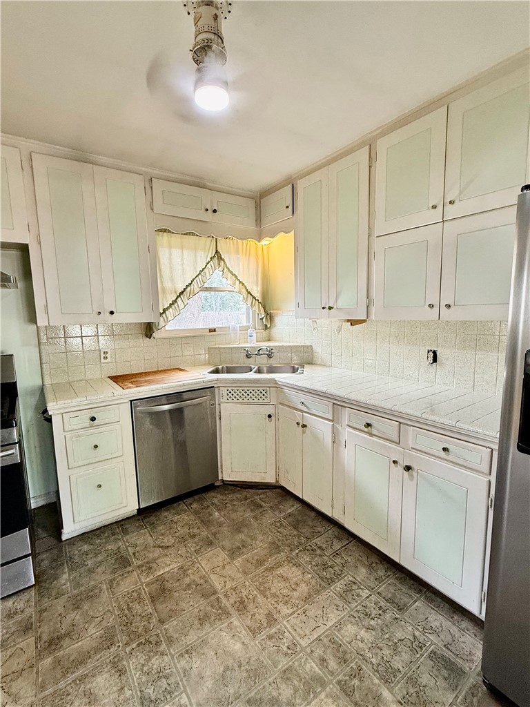 4010 Lowman Street Corpus Christi, TX 78411 - Photo 27 of 33 KITCHEN